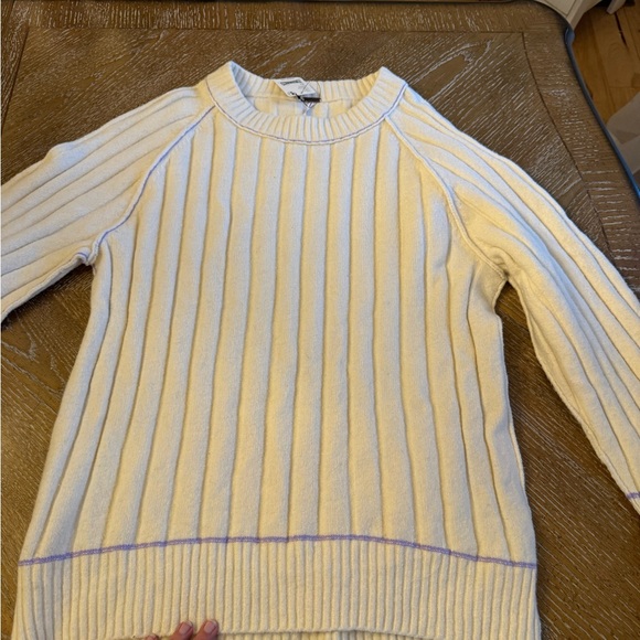 ONLY 1 LEFT! Free people soft / oversized SWEATER 🩷🤍 XS GREAT QUALITY - Picture 8 of 9